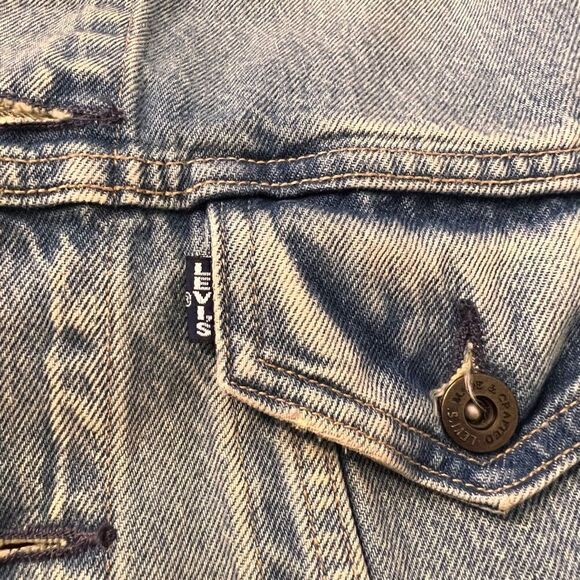 Anthropologie Levi's embroidered jean jacket S - Picture 12 of 16
